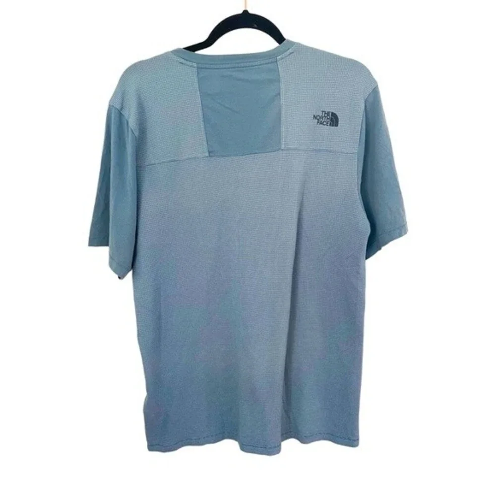 The North Face shirt mens blue Pocket t- shirt logo V-neck medium